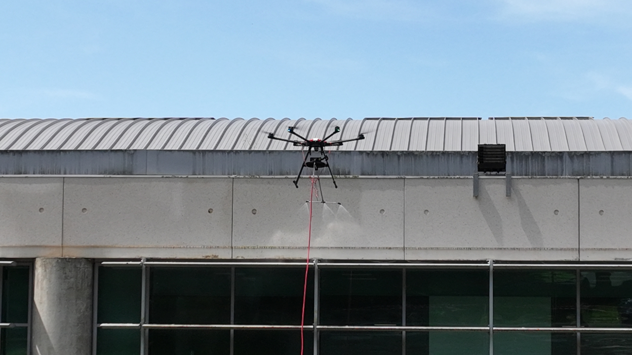 Nettoyage d’entrepôts, façades, toitures, monuments et bâtiments publics – Drones Nettoyage