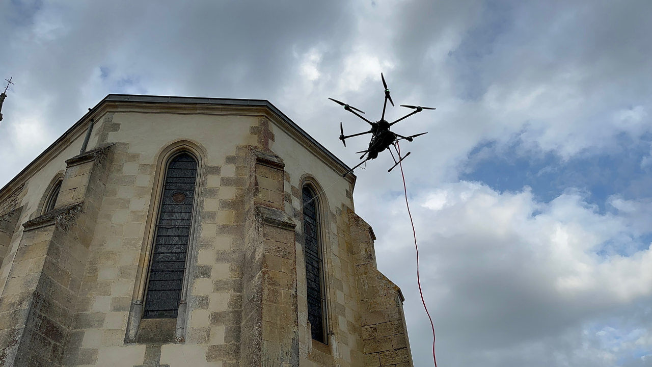 Nettoyage d’entrepôts, façades, toitures, monuments et bâtiments publics – Drones Nettoyage