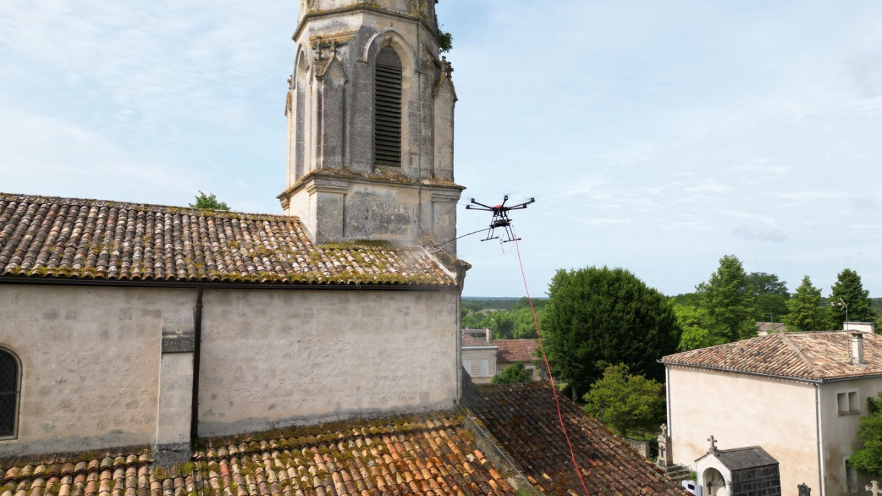 Nettoyage d’entrepôts, façades, toitures, monuments et bâtiments publics – Drones Nettoyage