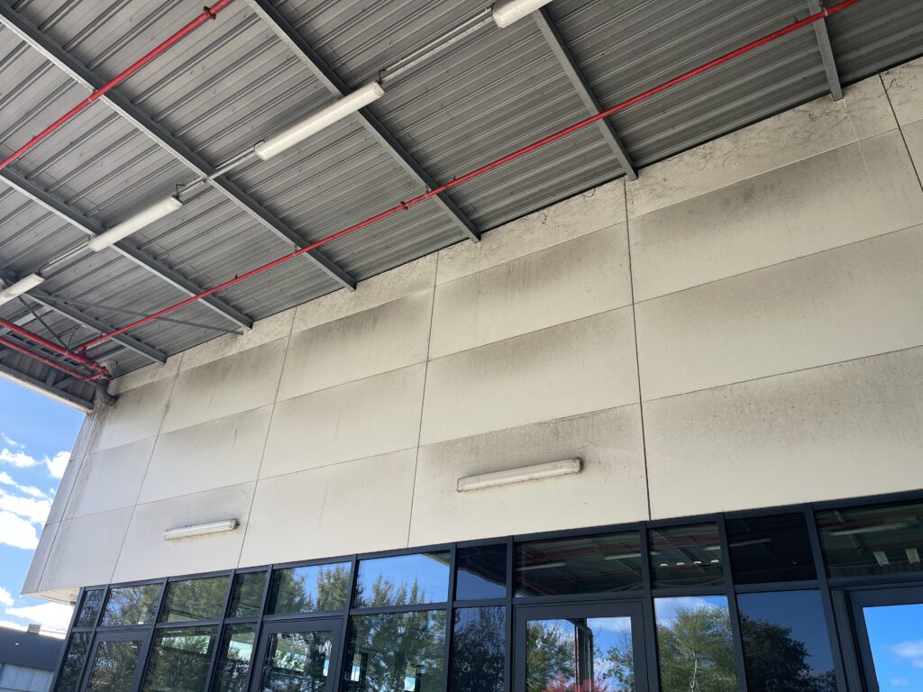 Nettoyage d'entrepôts et de bardages industriels et commerciaux - Drones Nettoyage