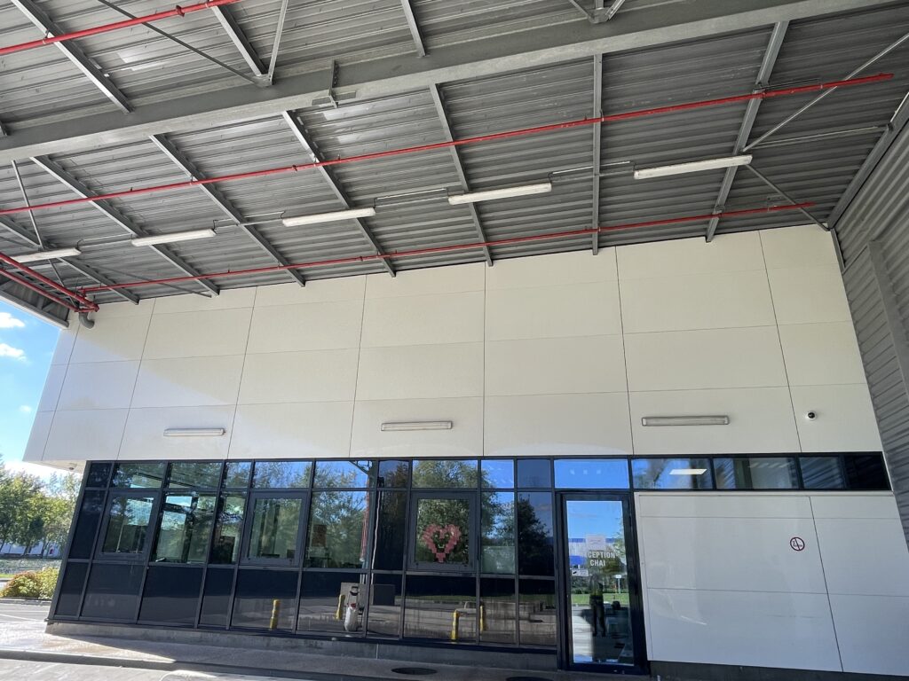 Nettoyage d'entrepôts et de bardages industriels et commerciaux - Drones Nettoyage